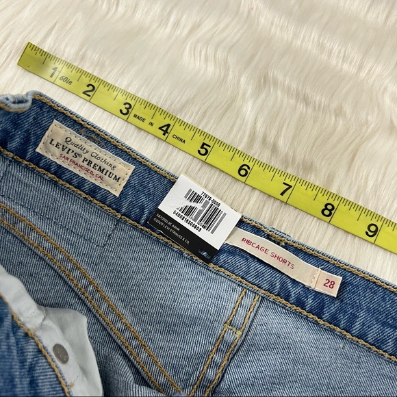 Levi's Size 28‎ Ribcage Cut Off Denim Jean Shorts - Picture 4 of 10